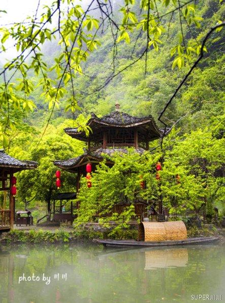 英国王室爱德华王子出访南非,代表王室参加公务,婚后自愿成为一位伯爵